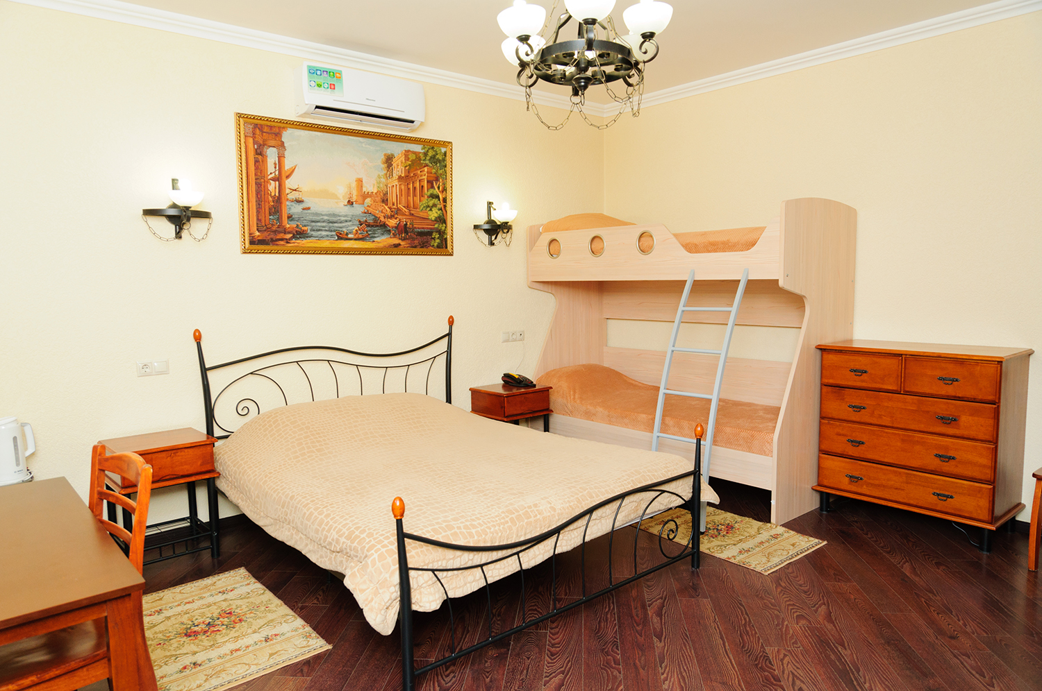 Посмотреть в галерее Семейный Семейный 4-местный (25 кв.м) в корпусе А