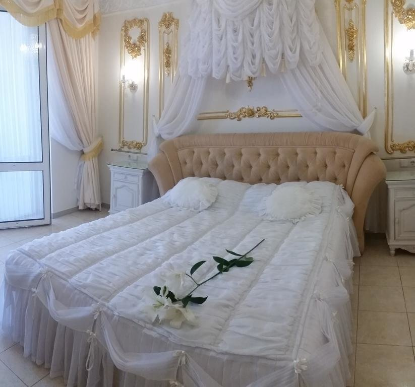 Посмотреть в галерее Полулюкс