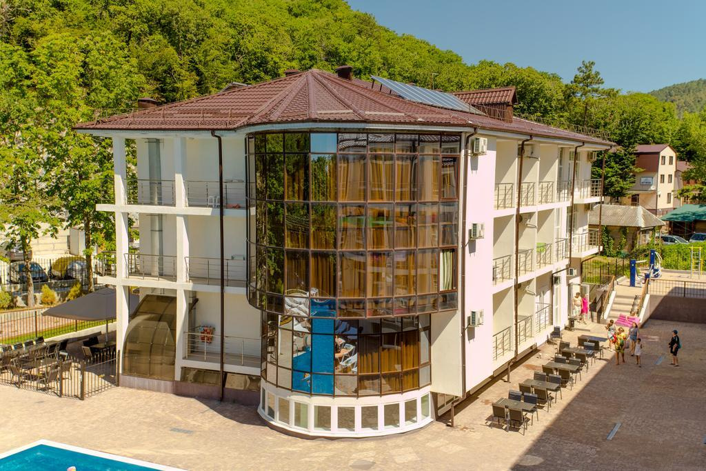 Отель «Ателика Гранд Оазис» Туапсе