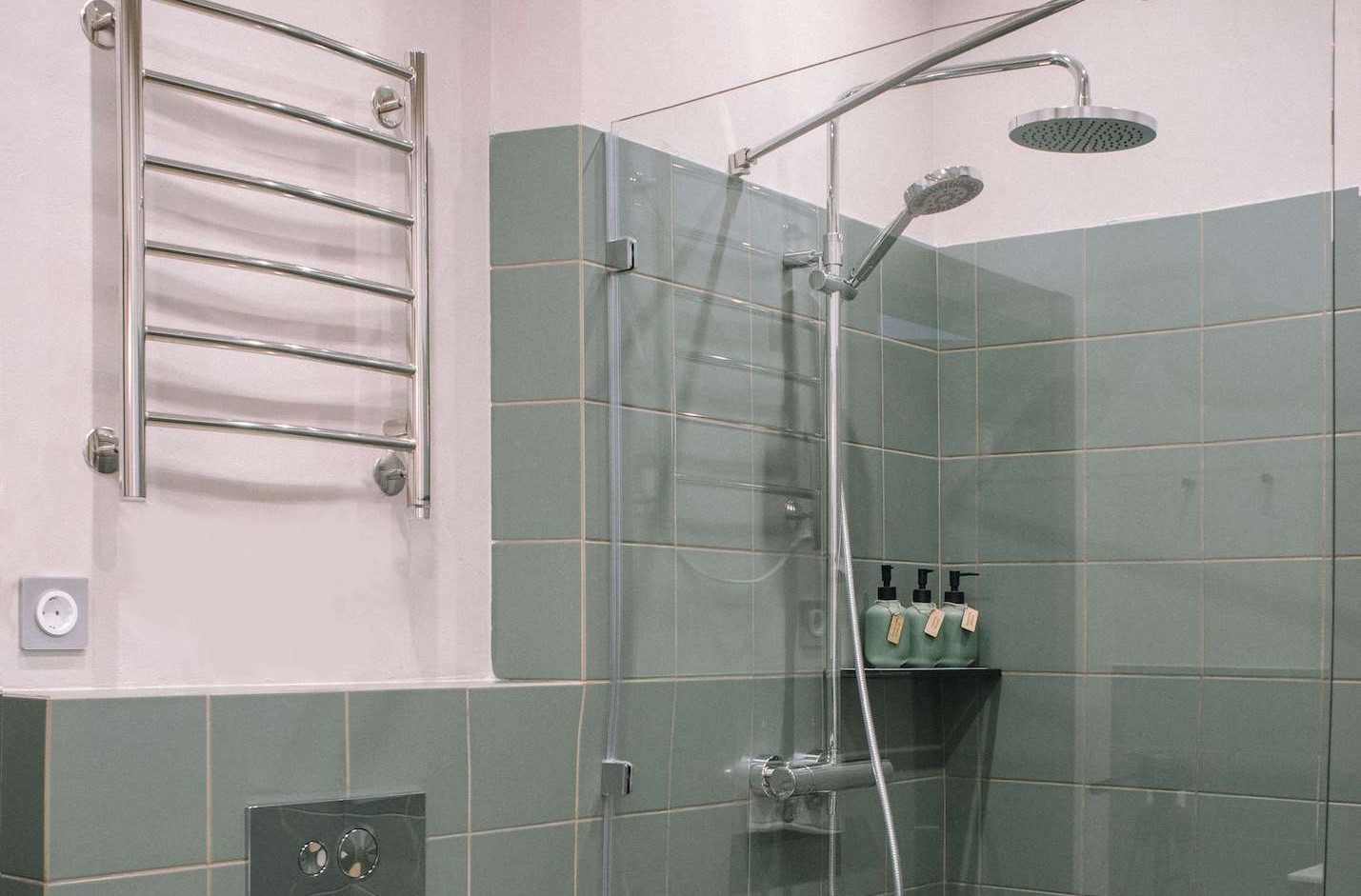 Коттедж 4-местный ЛЮКС (ASTRA, FIALKA, MELISSA)