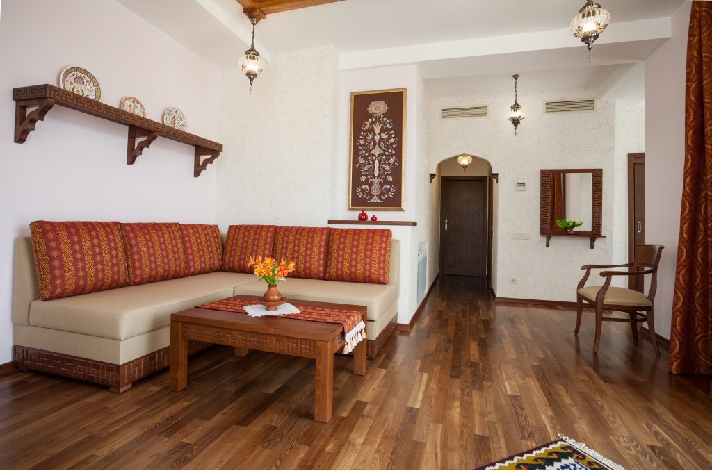 Люкс 2-местный 2-комнатный Нар