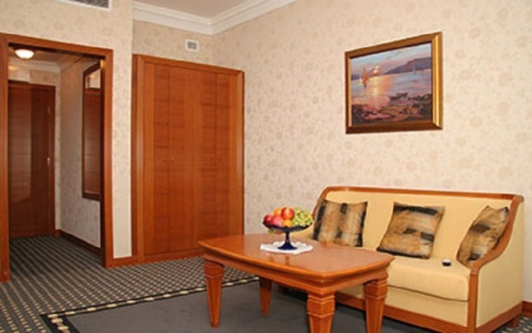 Посмотреть в галерее Люкс W, Главный корпус