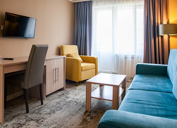 Люкс 2-местный 2-комнатный вид на территорию