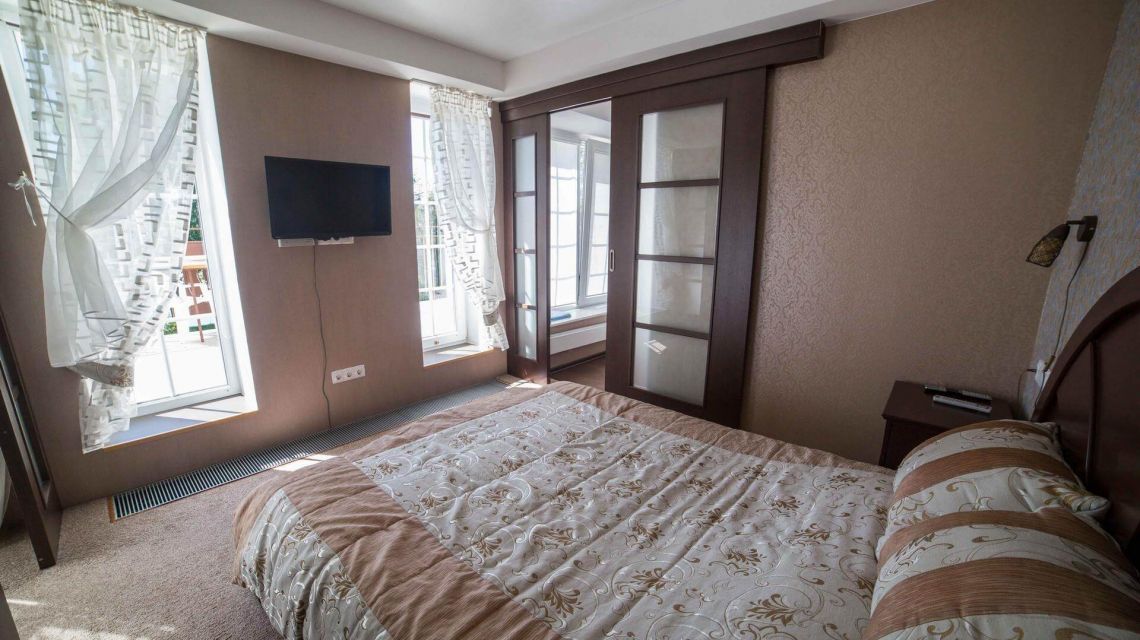 Посмотреть в галерее Люкс 2-местный 2-комнатный корпус 2 (20)