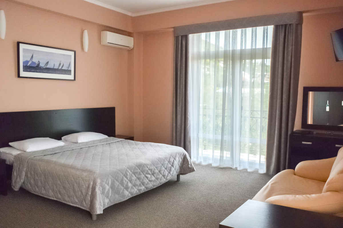 Полулюкс 2-местный 1-комнатный ( 27 м2)