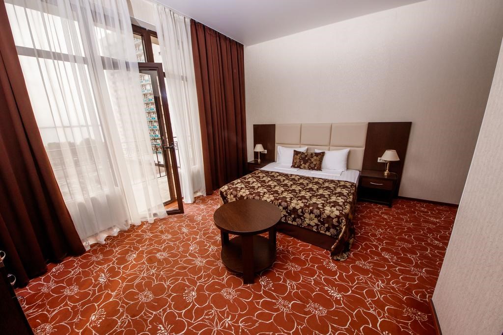 Люкс 2-местный 2-комнатный с видом на море и 2 балконами