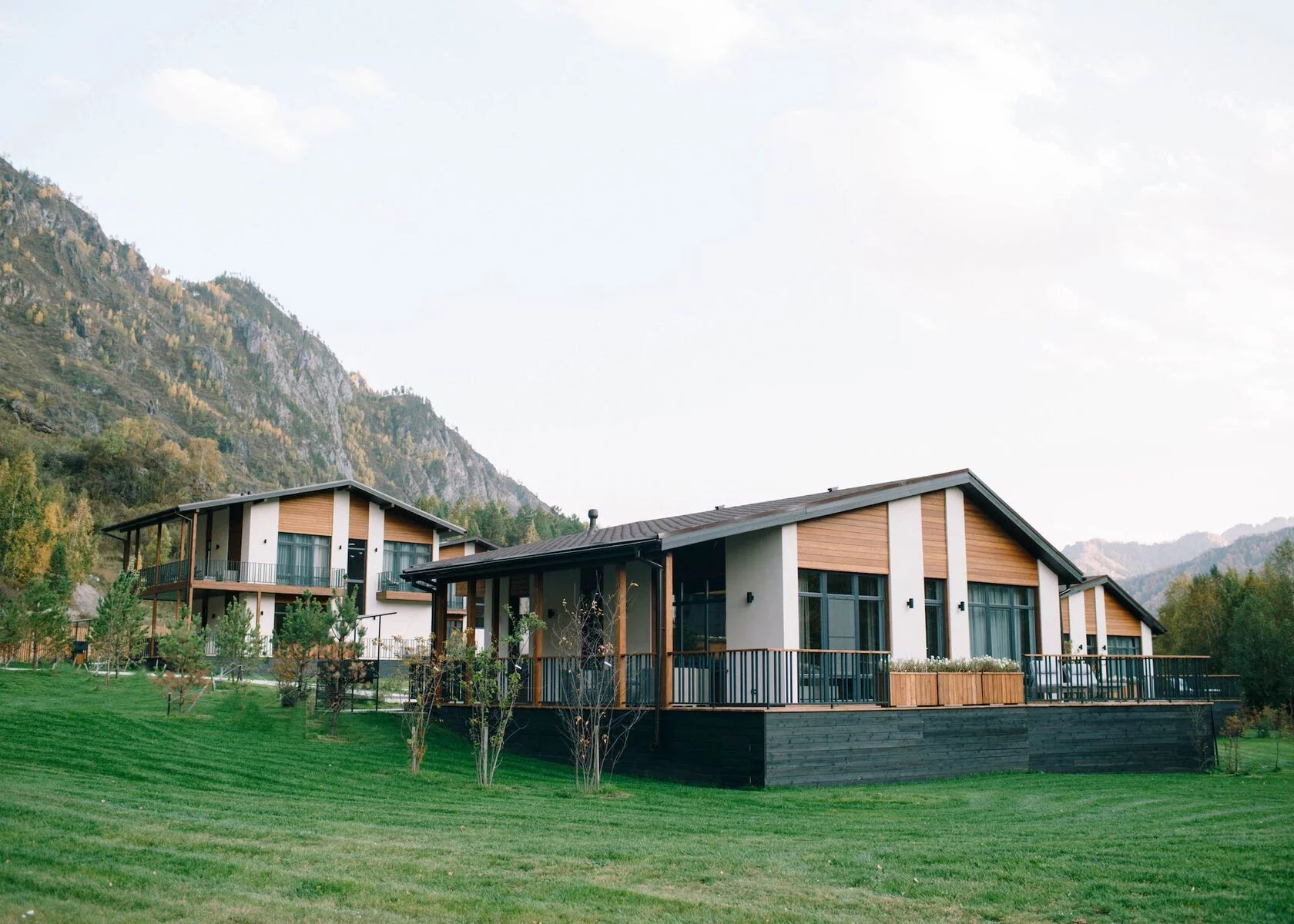 Коттедж 2-местный ЛЮКС (PION, IRIS, ROZA)