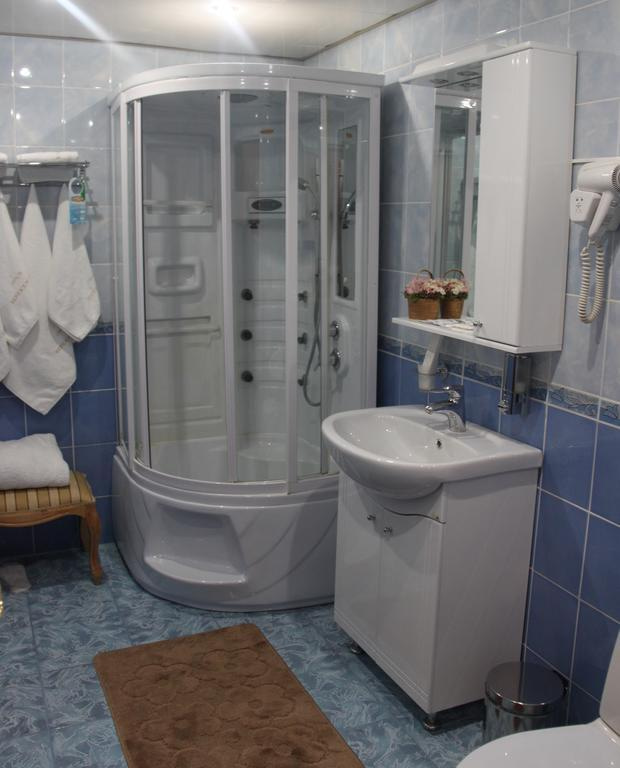 Полулюкс, основной корпус