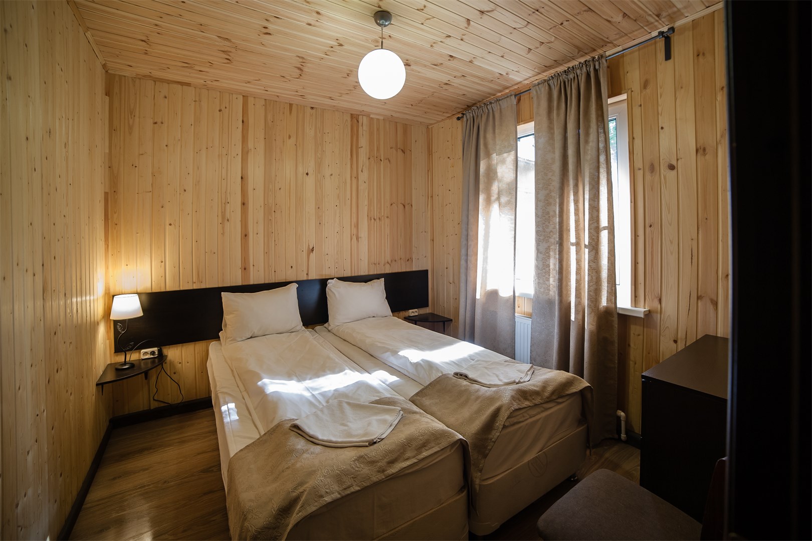 Дом 6-мест. с кух. на берегу