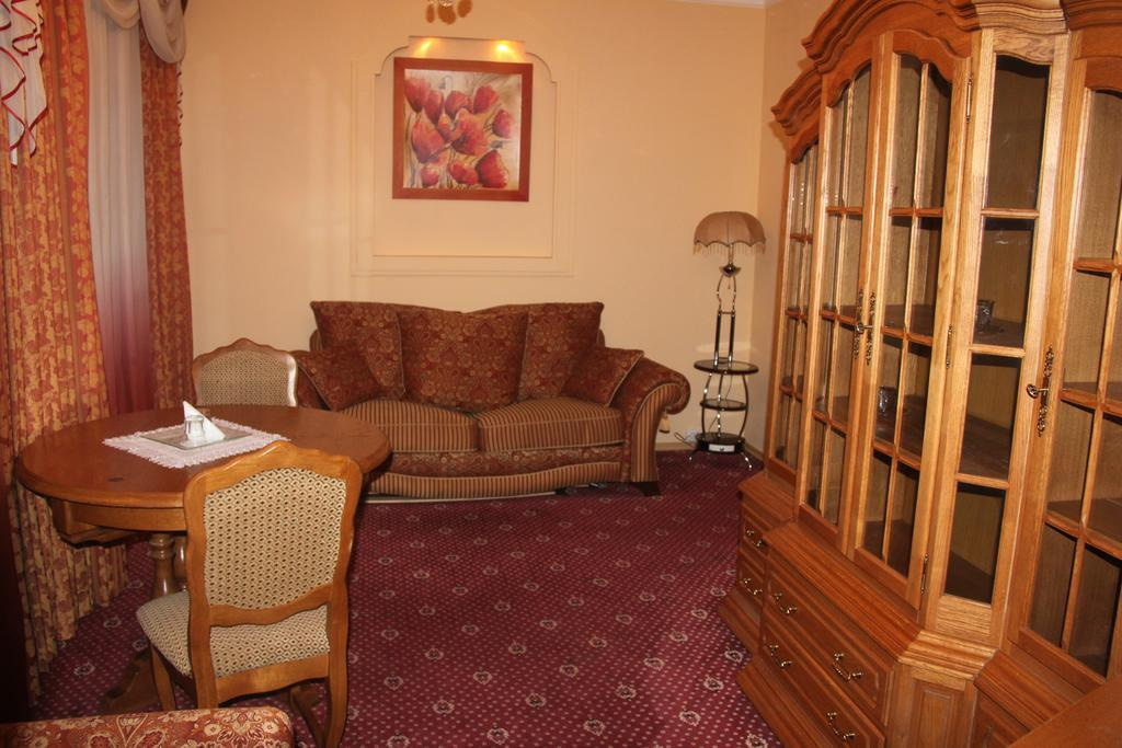 Люкс, основной корпус