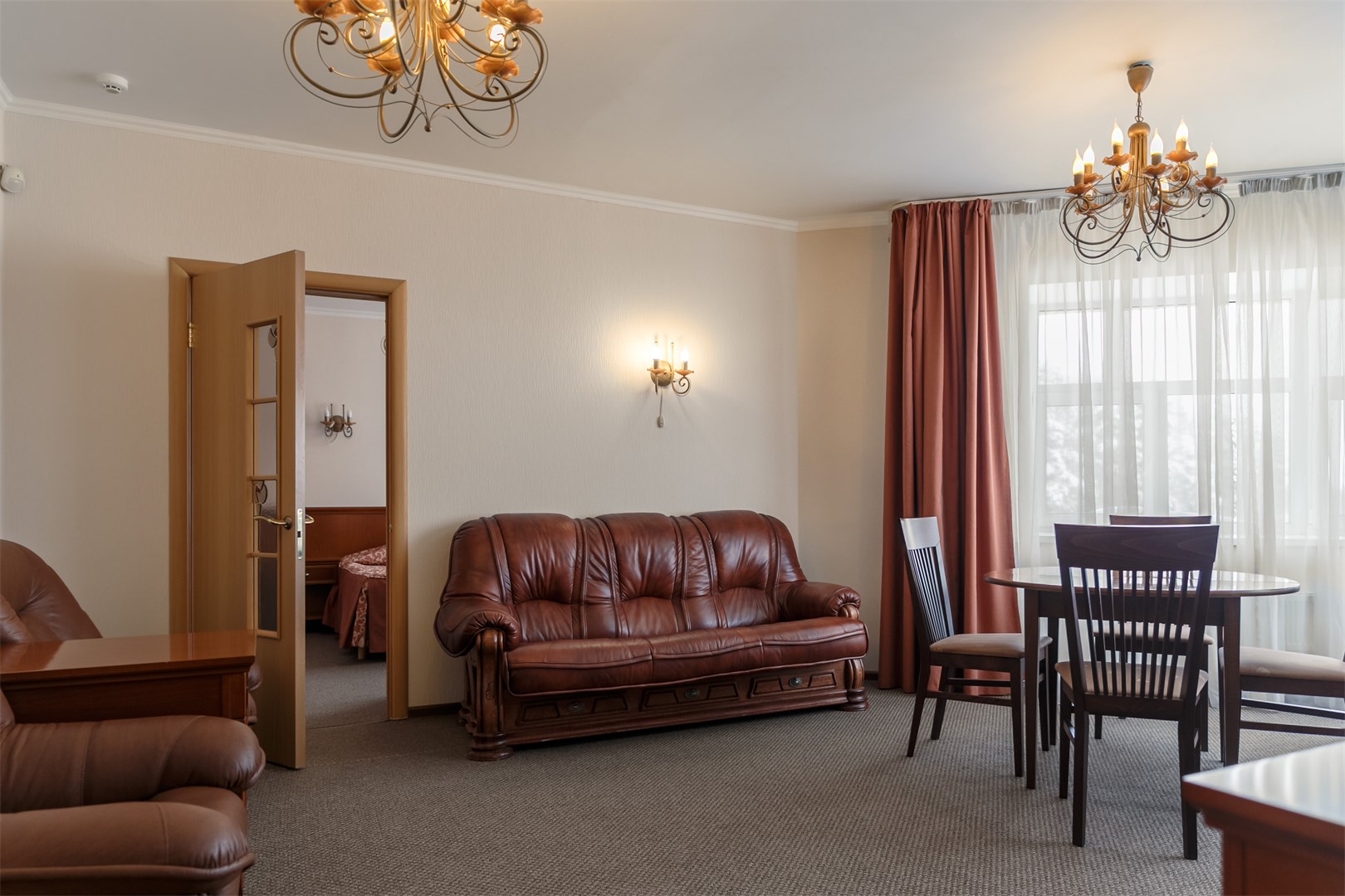 Посмотреть в галерее Suite 4-мест.№7