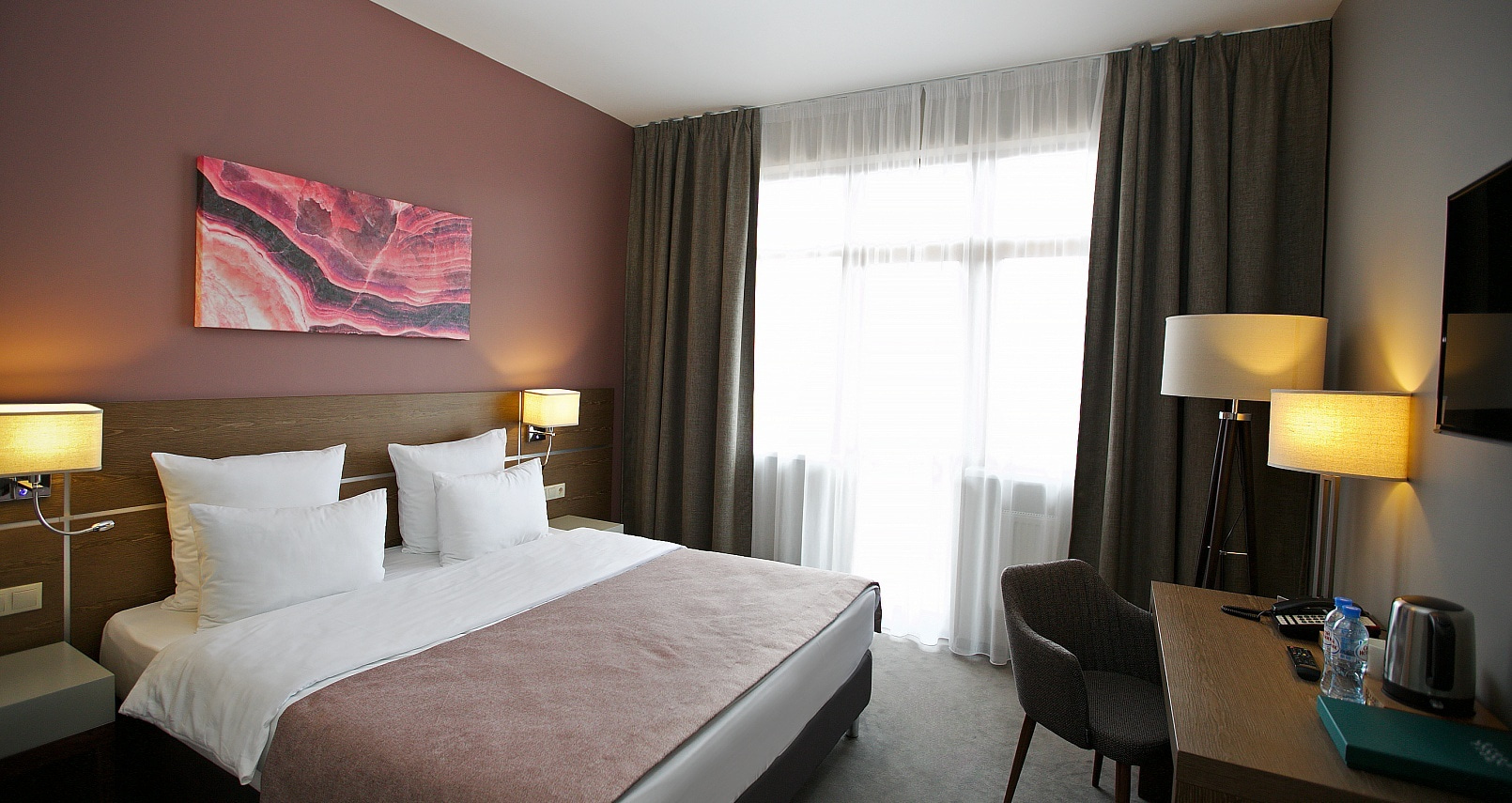 Посмотреть в галерее Premier room Grand с балконом и видом на горы