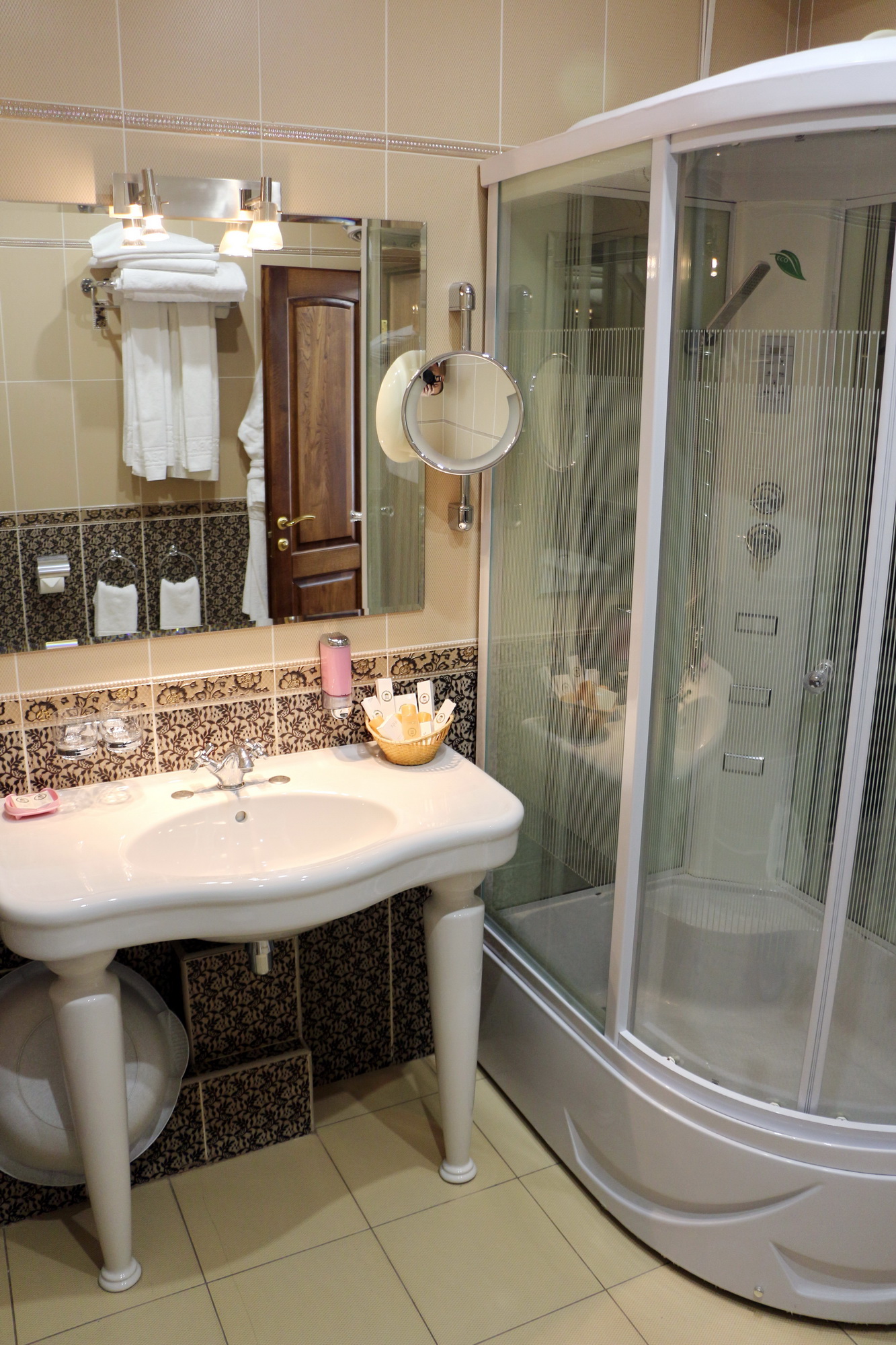 Люкс 2-местный 2-комнатный в центральном корпусе