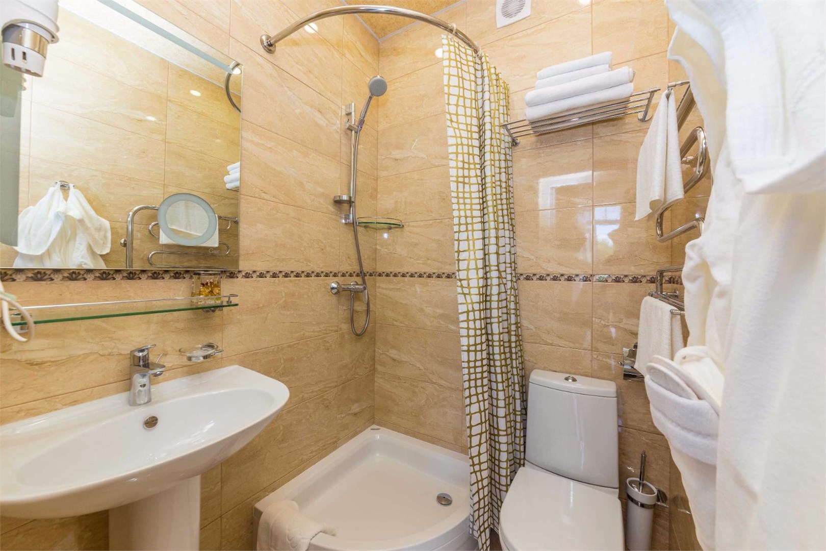 Посмотреть в галерее Люкс Comfort 2-мест с видом на бассейн