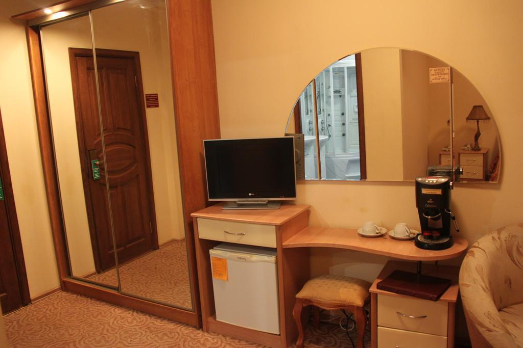 Полулюкс, основной корпус