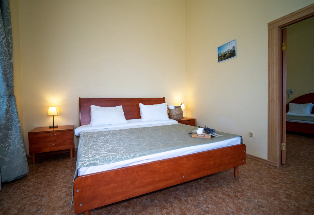 Посмотреть в галерее 2-мест.(разм. в 4-мест.) 2-комн. люкс, корп. 2
