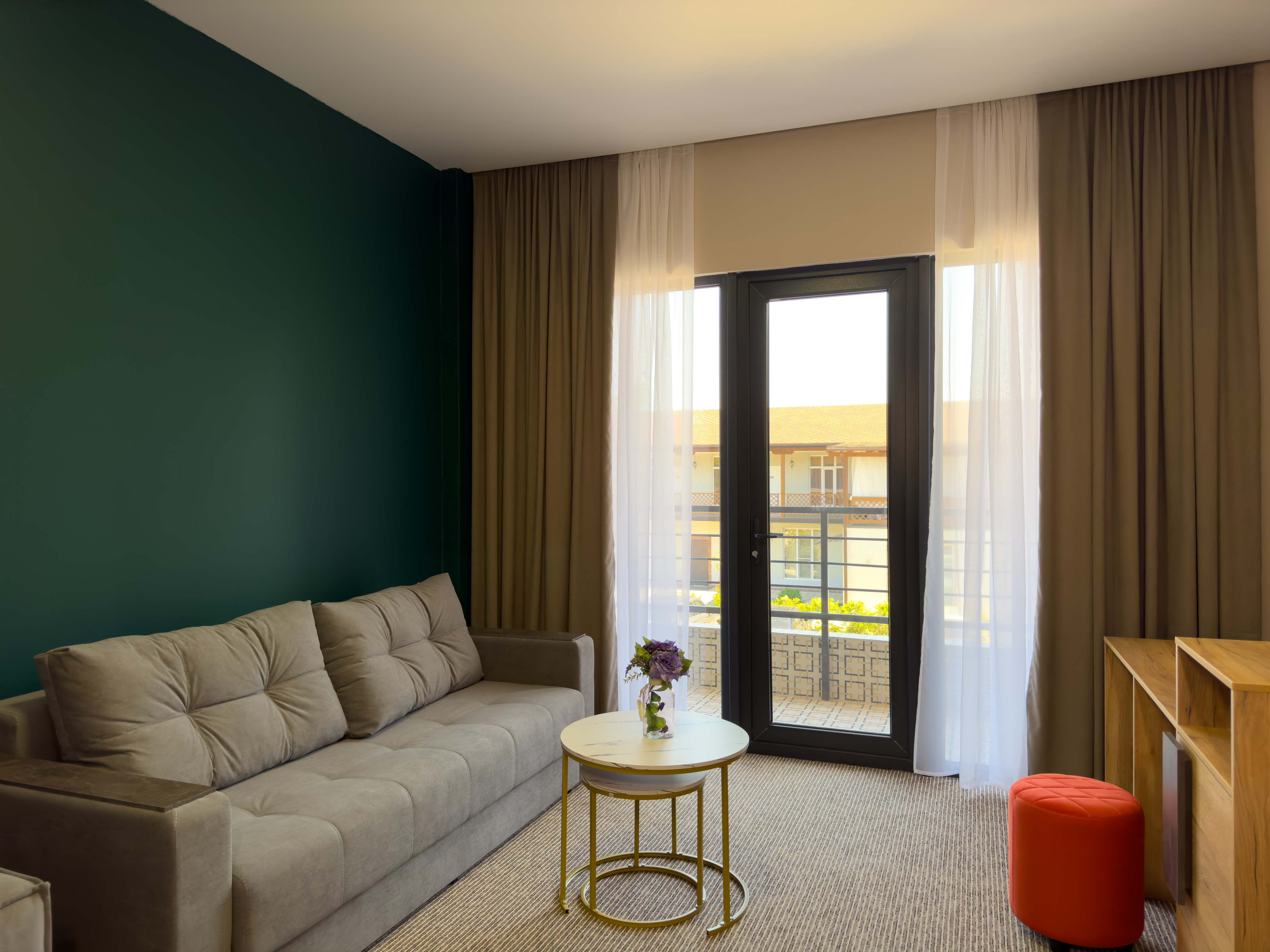 Люкс 2-местный 2-комнатный с балконом  корпус 2