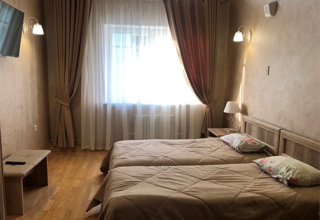 2-мест.(разм. в 3-мест.) 3-комн. коттедж