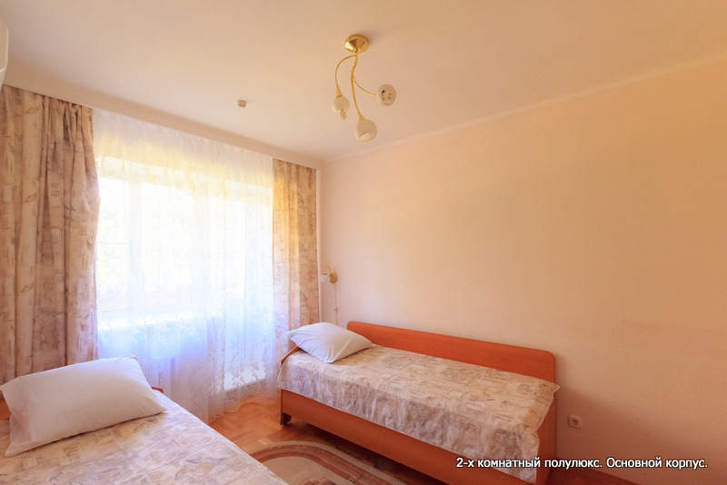 Полулюкс 2-местный 2-комнатный в корпусе №1