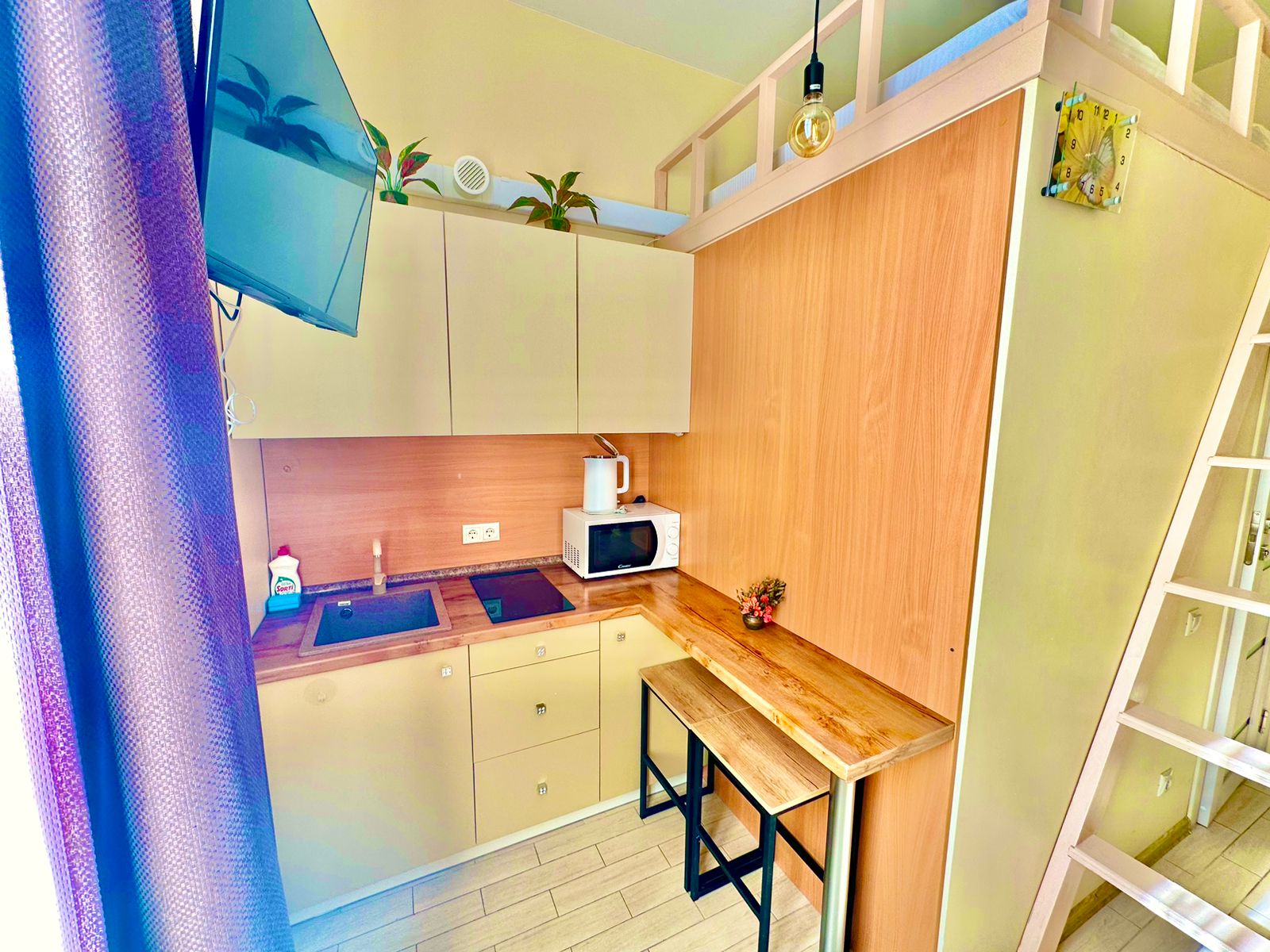 Семейный 4-местный, двухуровневый