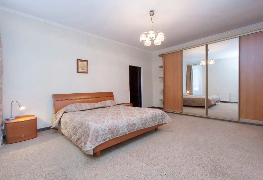 2-мест.(разм. в 8-мест.) коттедж №8