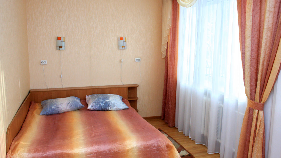 Посмотреть в галерее Комфорт 3-местный 2-комнатный Семейный корпус 2