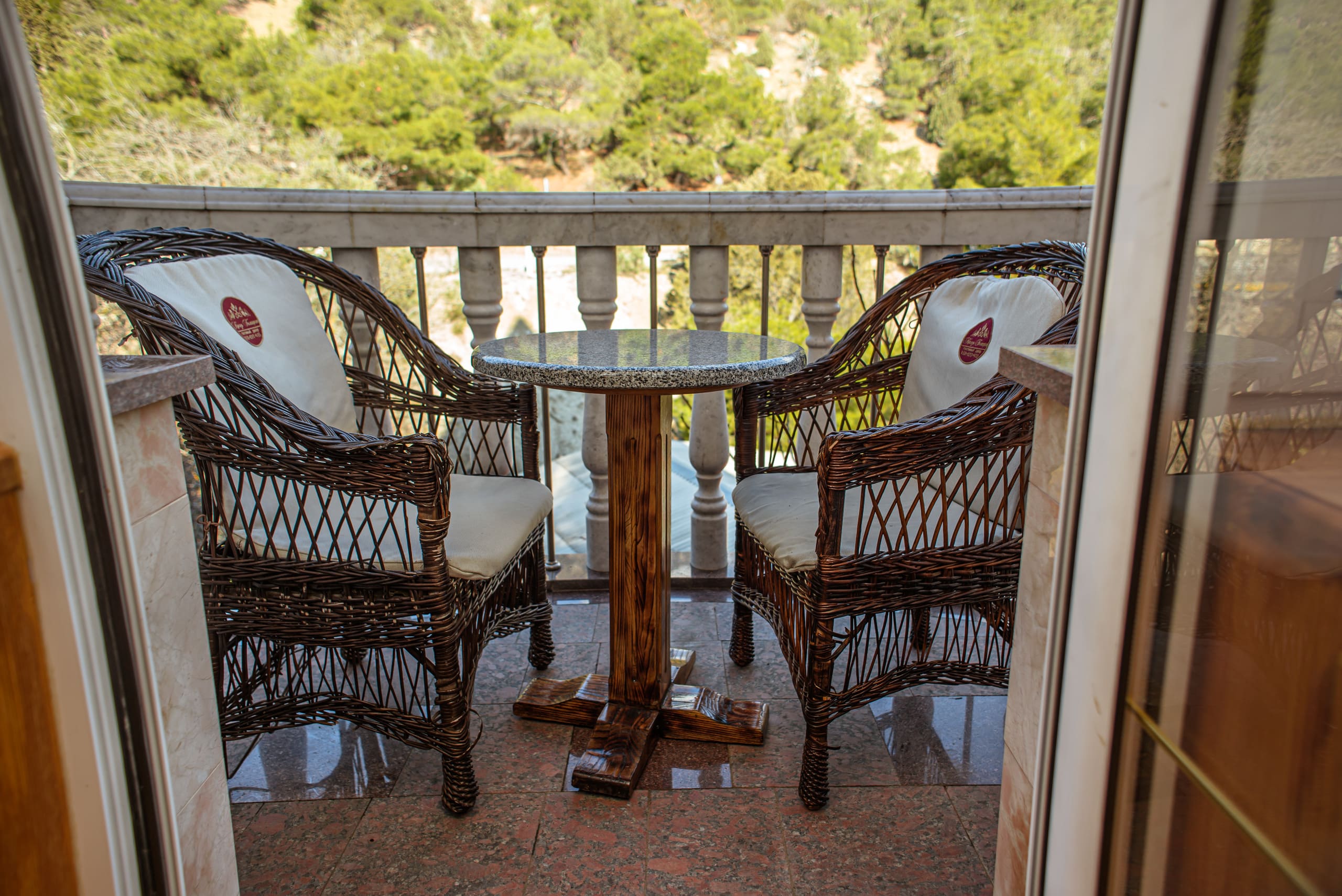 Стандартный 2-местный DOUBLE вид на горы