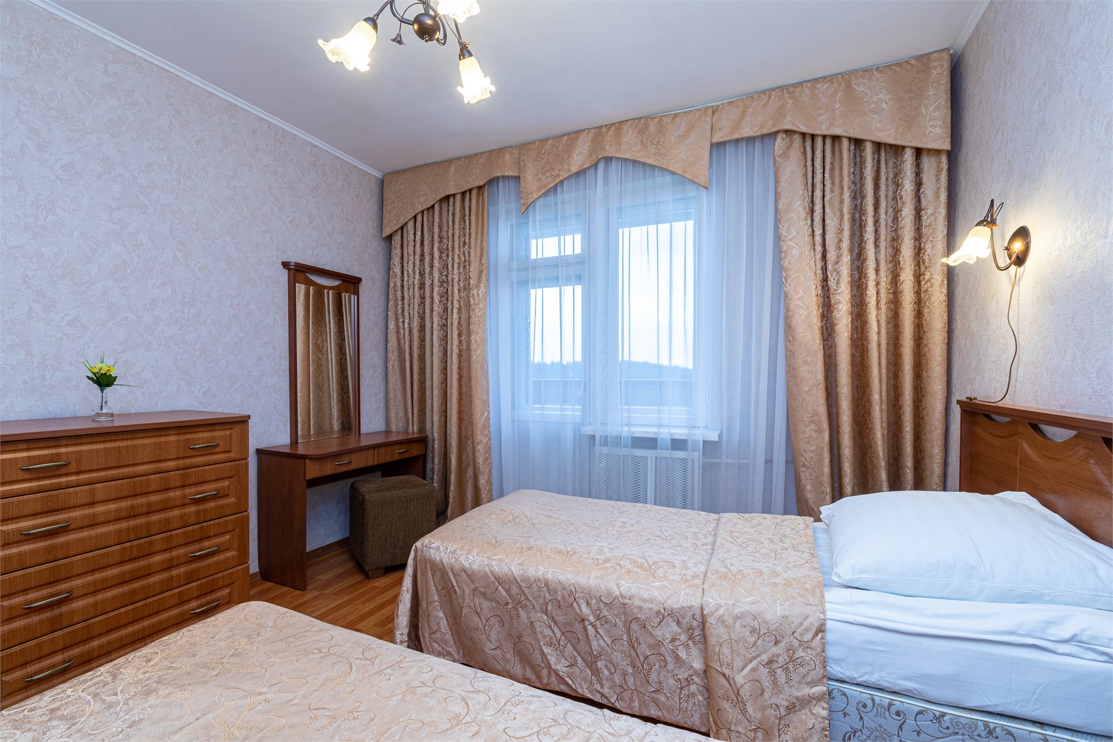 Посмотреть в галерее Семейный 2-мест.2-комн. 5,6,9 эт к.1