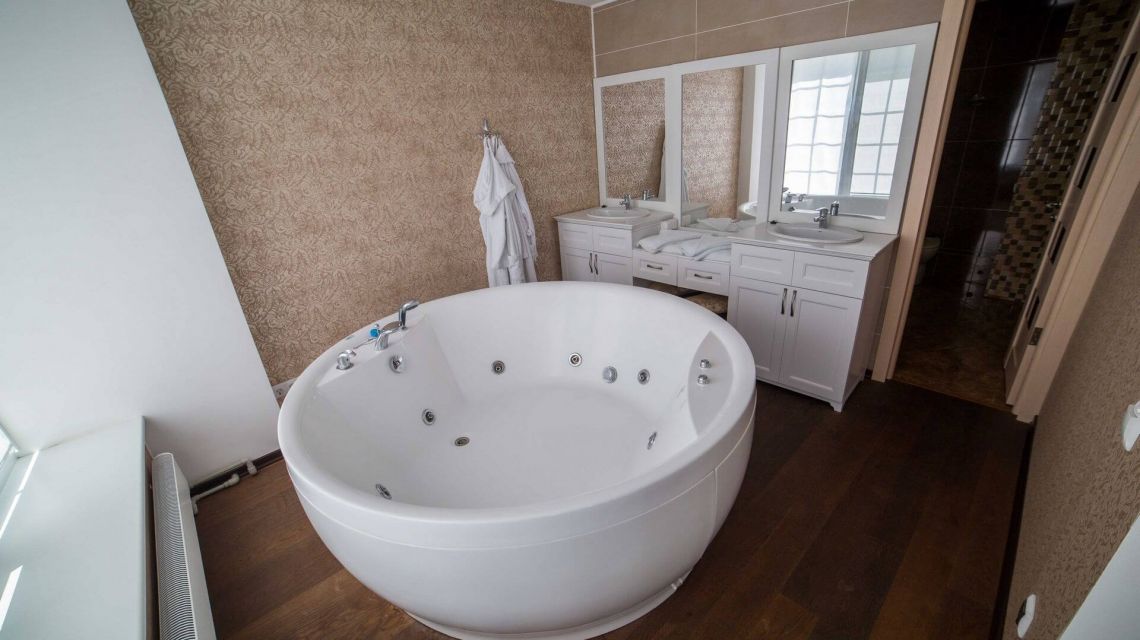 Посмотреть в галерее Люкс 2-местный 2-комнатный корпус 2 (20)