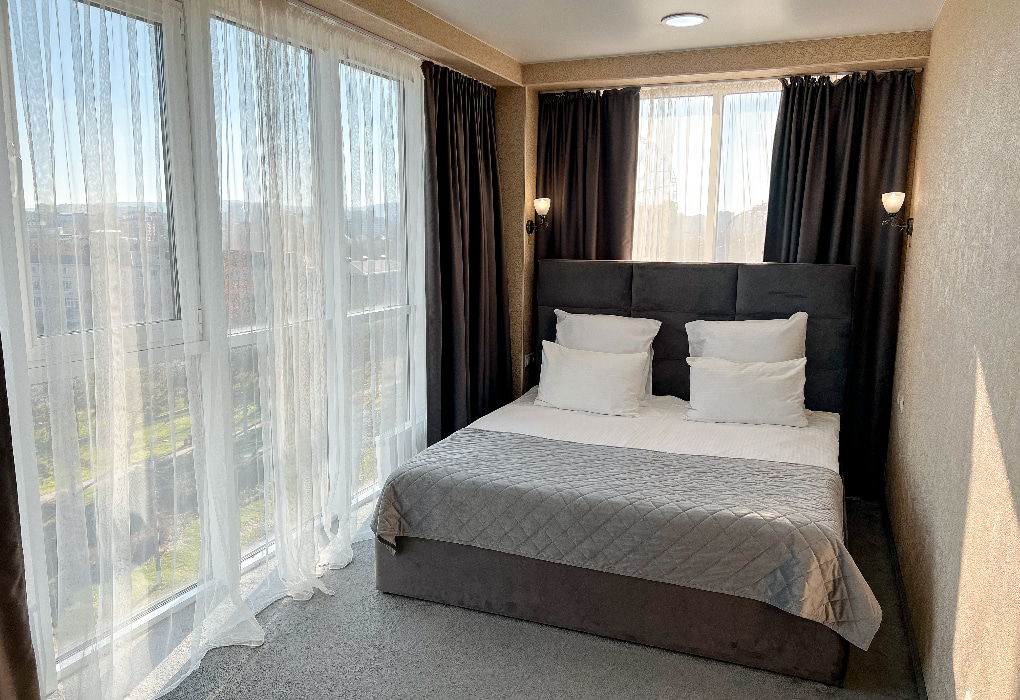 Посмотреть в галерее 2-мест.(разм. в 4-мест.) 3-комн. Family room