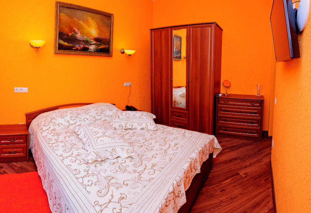 Посмотреть в галерее 2-мест.(разм. в 3-мест.) 2-комн. люкс, корп. Е