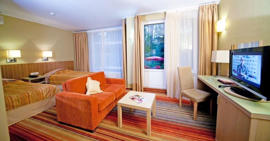 Делюкс 2-мес.1-комн.к.№2 Лесной с террасой 