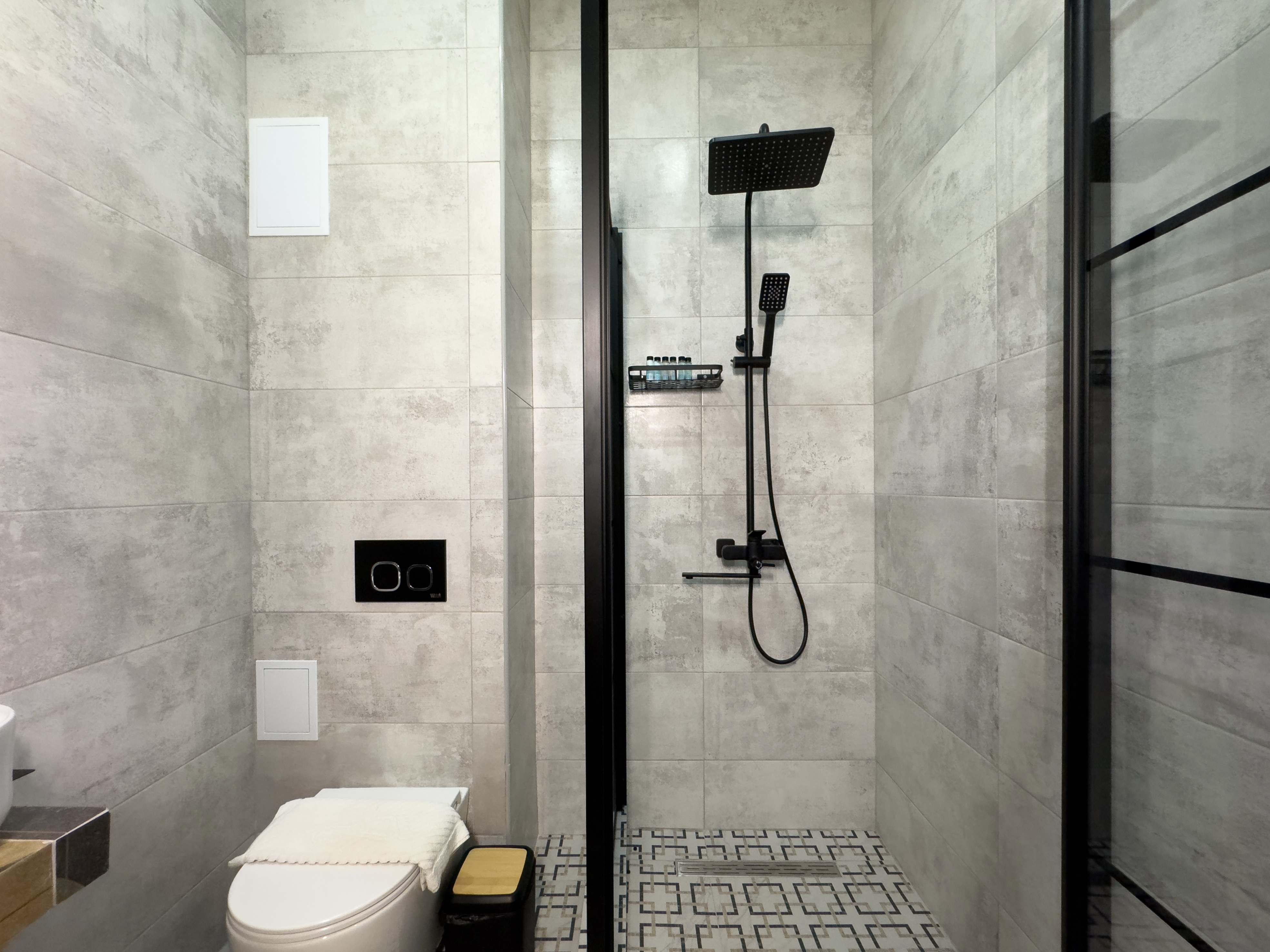 Люкс 2-местный 2-комнатный с балконом  корпус 2