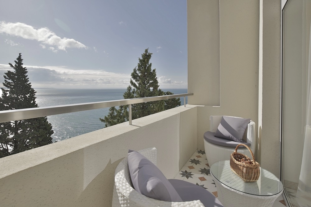 Посмотреть в галерее Lux 2-местный 2-комнатный Gagra/Sea view два балкона