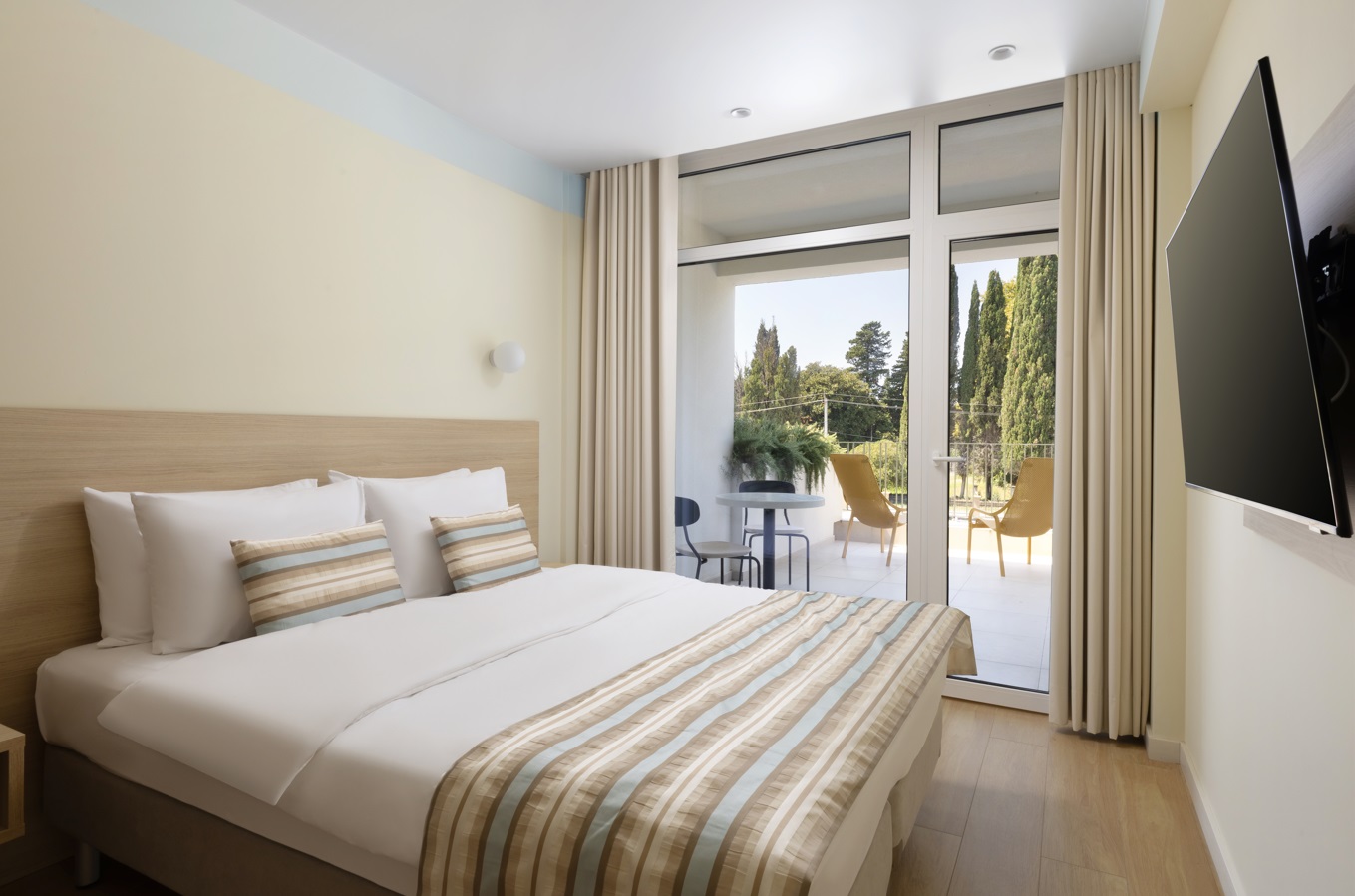 Стандарт 2-местный 1-комнтный с террасой вид на парк