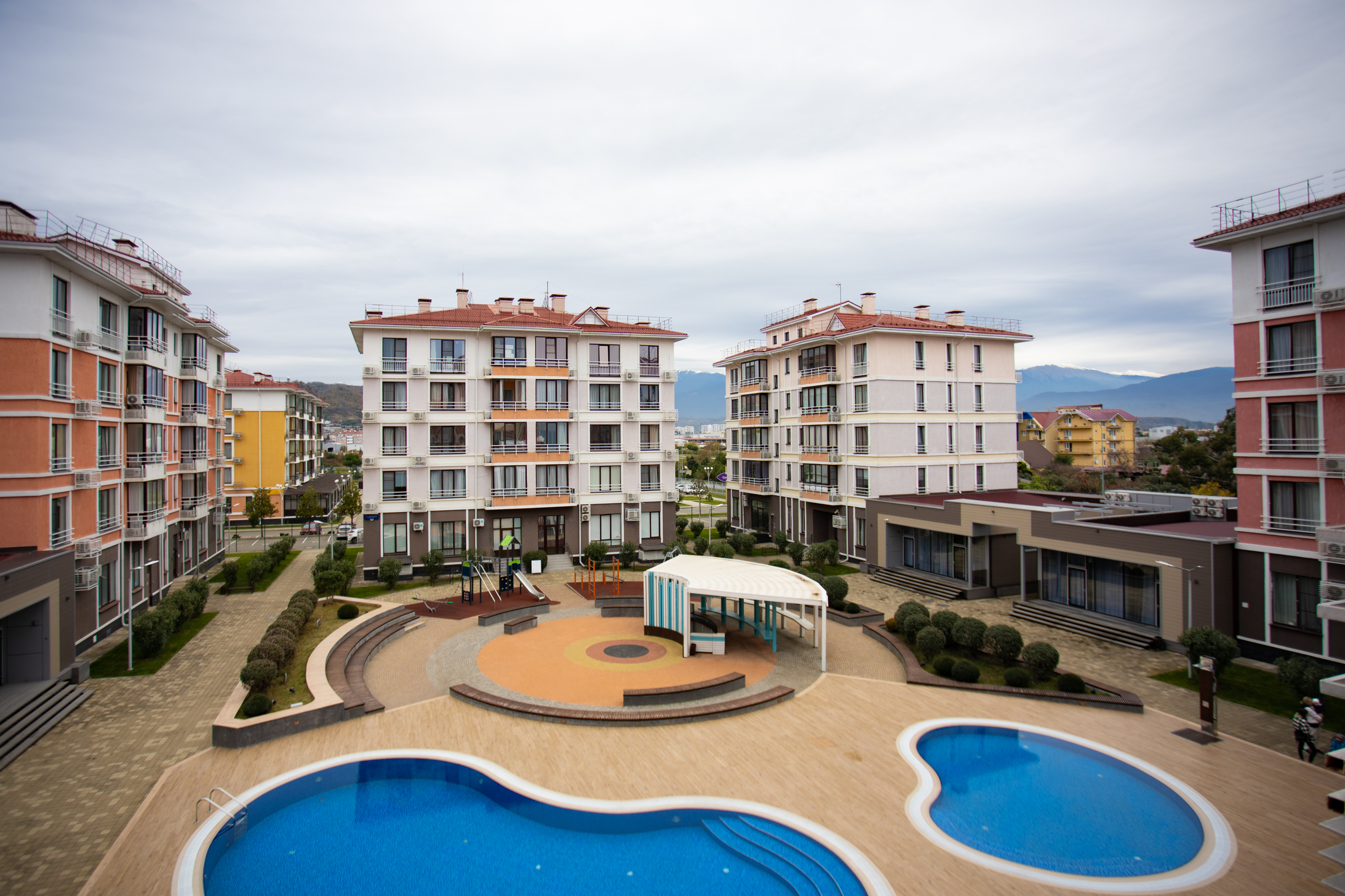 Апартаменты Апартаменты 4-х местные, вид на бассейн/горы (206,306,406,506)