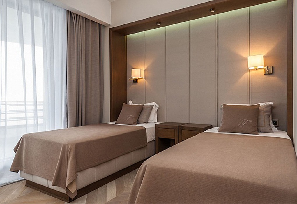 2-мест.(разм. в 4-мест.) сьют, главн. корпус