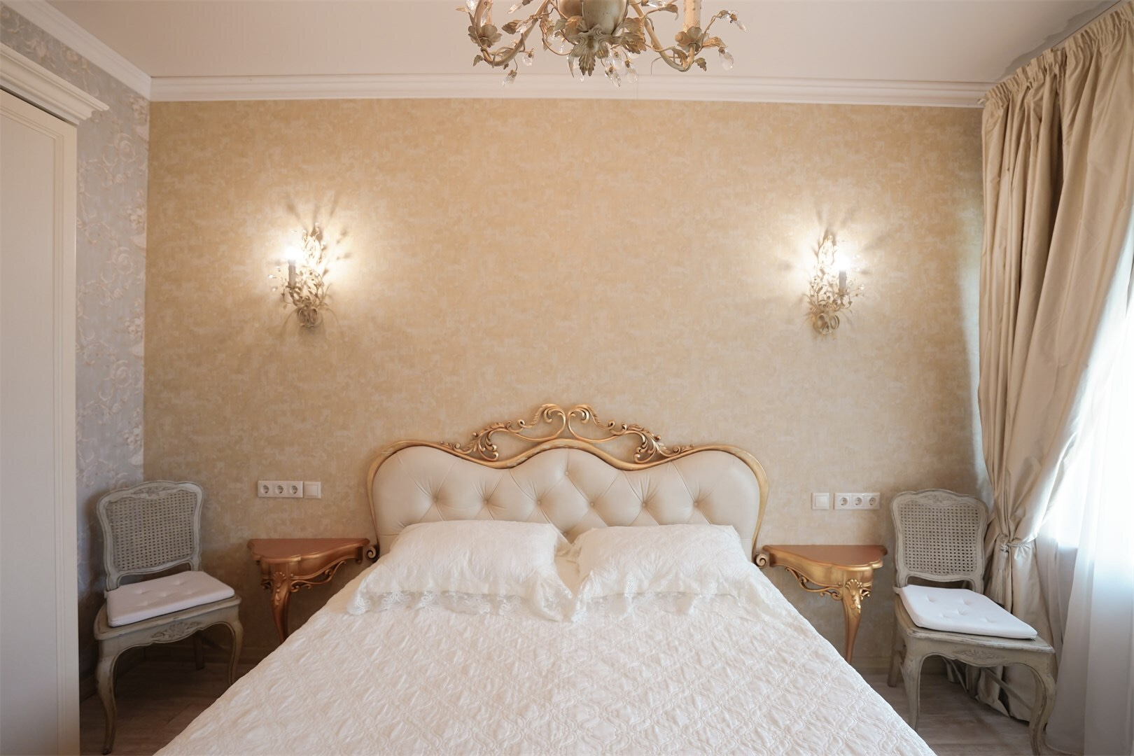 Standart Premium Gold, Main Building