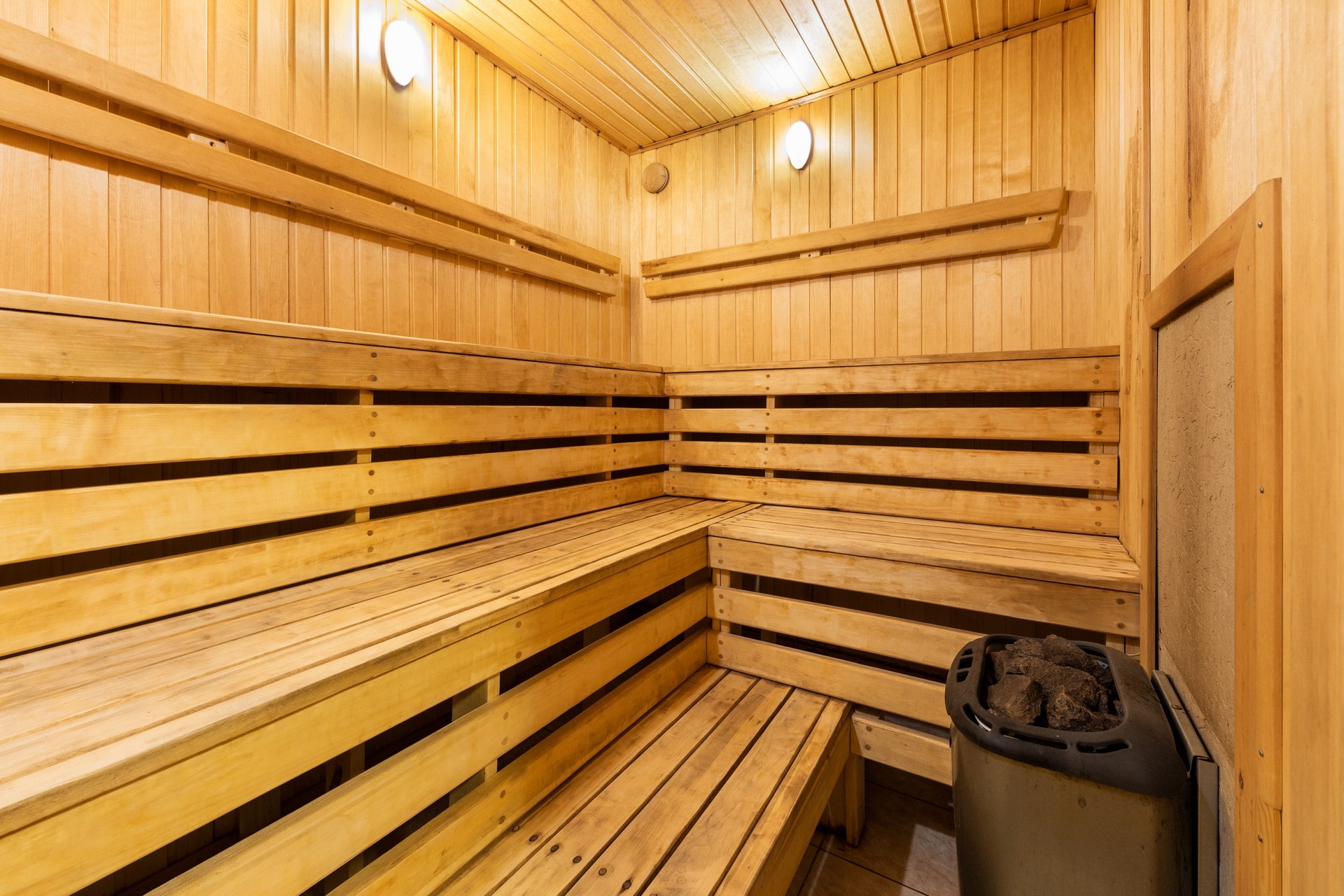 Коттедж 10местный коттедж с камином и сауной