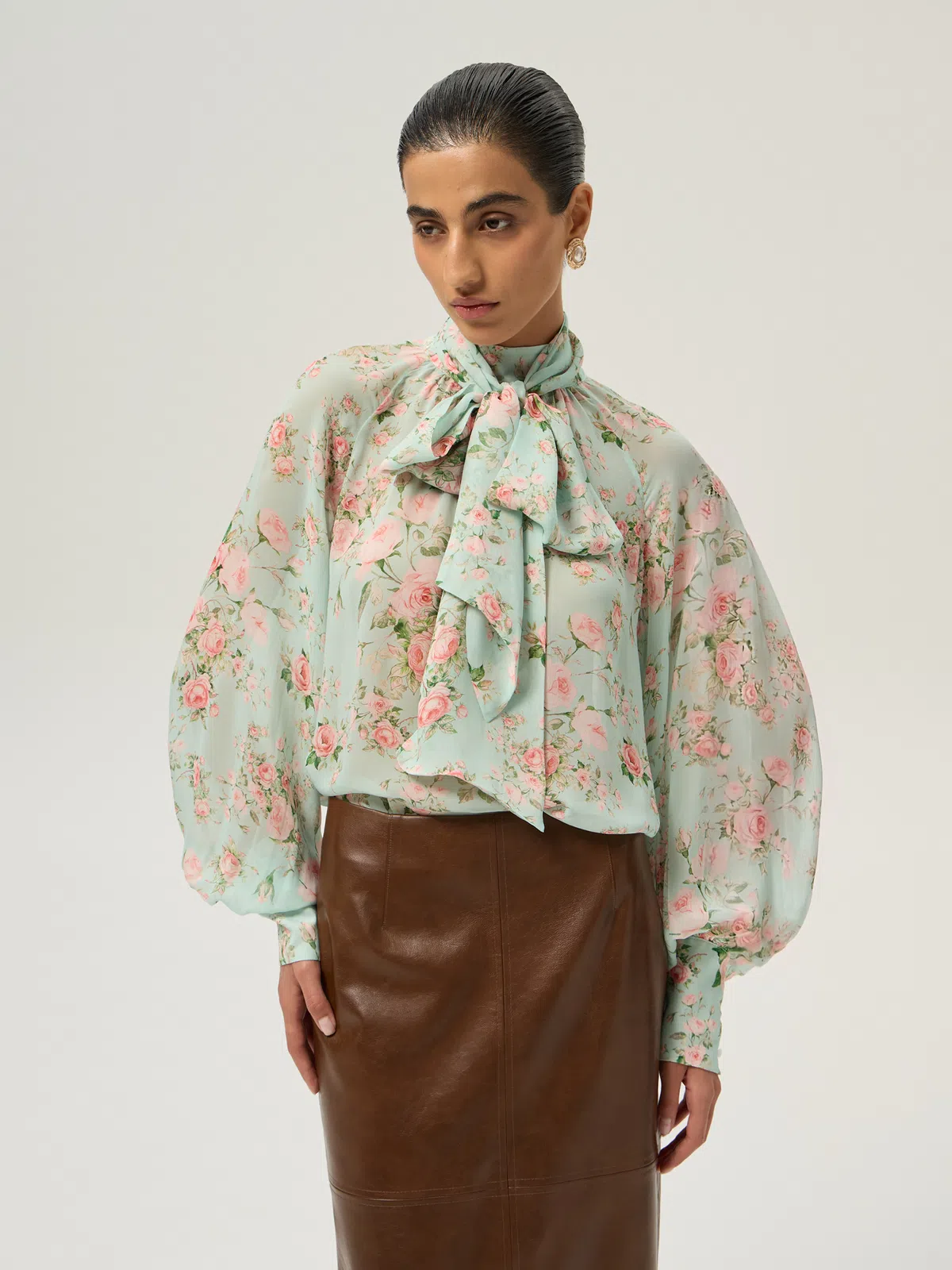 Блуза с бантом фото 1