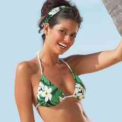 Девушки в купальниках и бикини | Swimwear