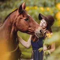 Horses & Girls
