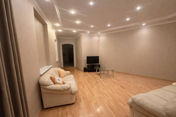 Фото квартиры по адресу Санкт-Петербург, Малая Посадская ул, 14 