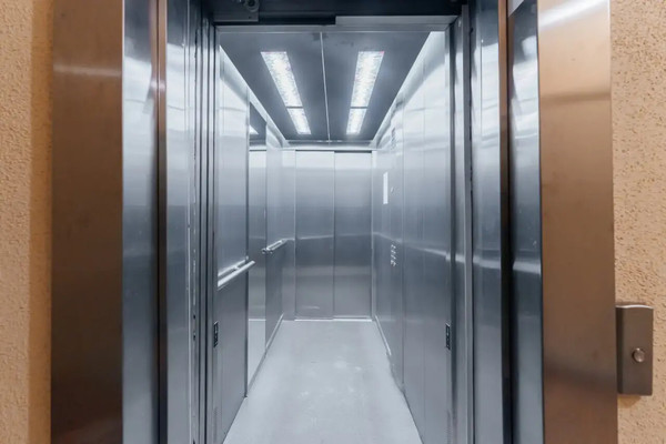 Фото квартиры по адресу Санкт-Петербург, Карташихина ул, 5 