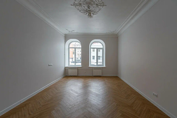 Фото квартиры по адресу Санкт-Петербург, 15-я В.О. линия, 70 