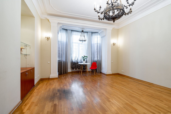 Фото квартиры по адресу Санкт-Петербург, Каменноостровский пр-кт, 20А 