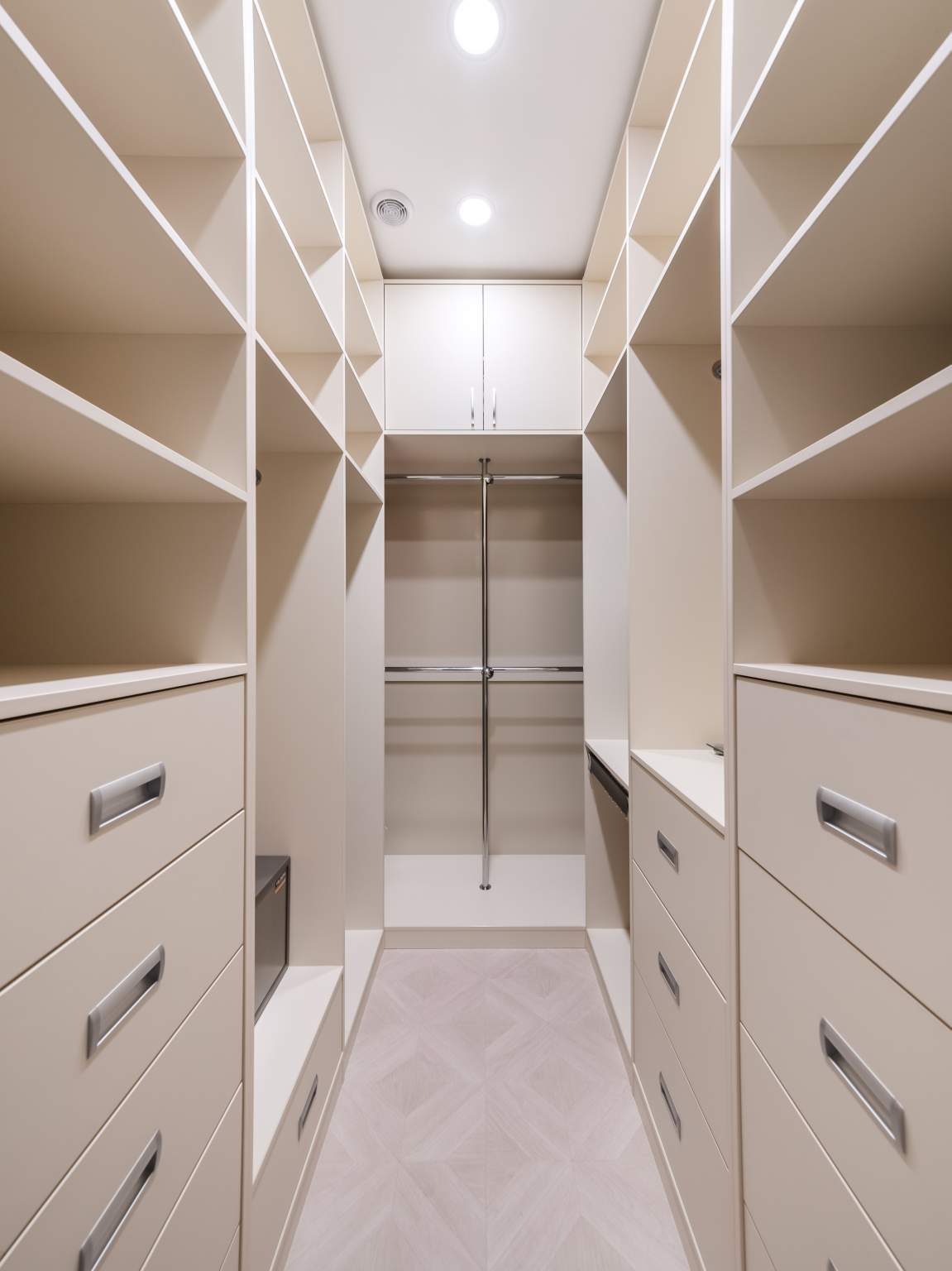 Фото квартиры по адресу Санкт-Петербург г, Рябиновая ул, д. 17к3