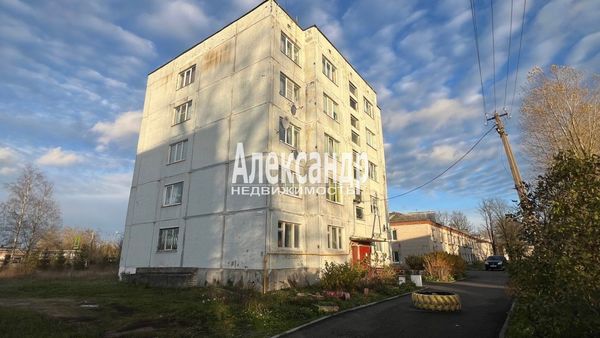 Объект по адресу Ленинградская обл, Выборгский р-н, Кирпичное п, Комсомольская ул, д. 10