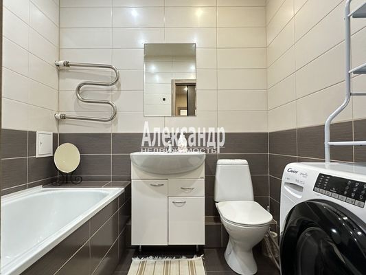 Объект по адресу Ленинградская обл, Всеволожский р-н, Авиаторов Балтики пр-кт, д. 5