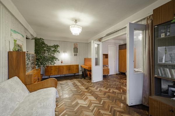 Фото квартиры по адресу Санкт-Петербург, Новоизмайловский пр-кт, 13 